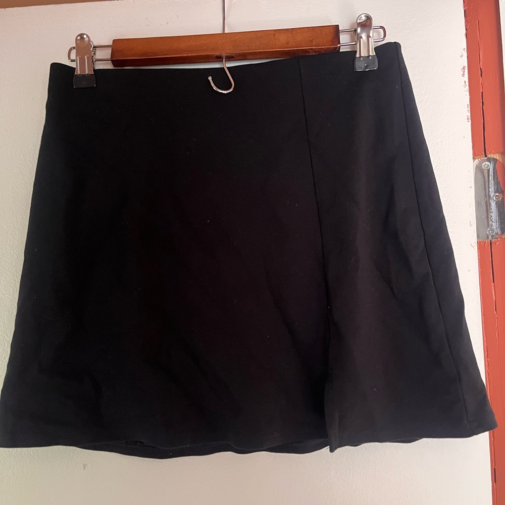 American Eagle cotton skirt with shorts